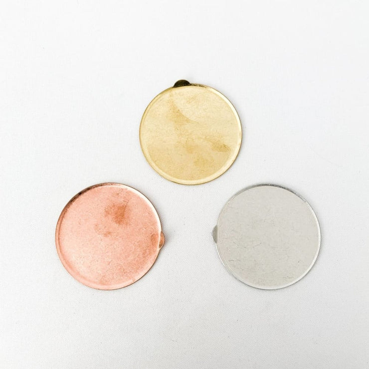 BRASS GRIP CIRCLE PLATE ANTIQUE BRASS - Plate