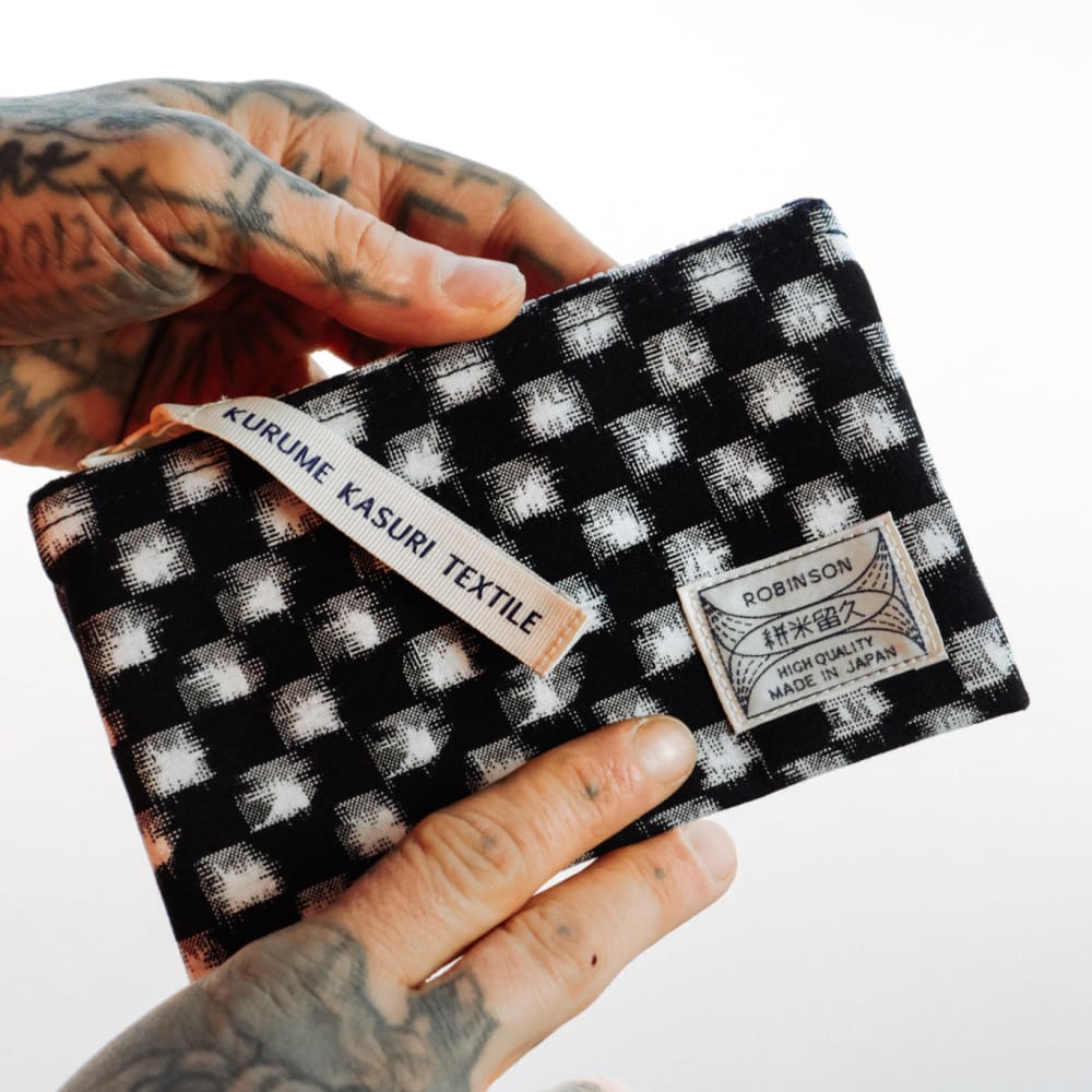 Pouch M Check Navy/White | THE-OUTSIDERS-JOURNEY