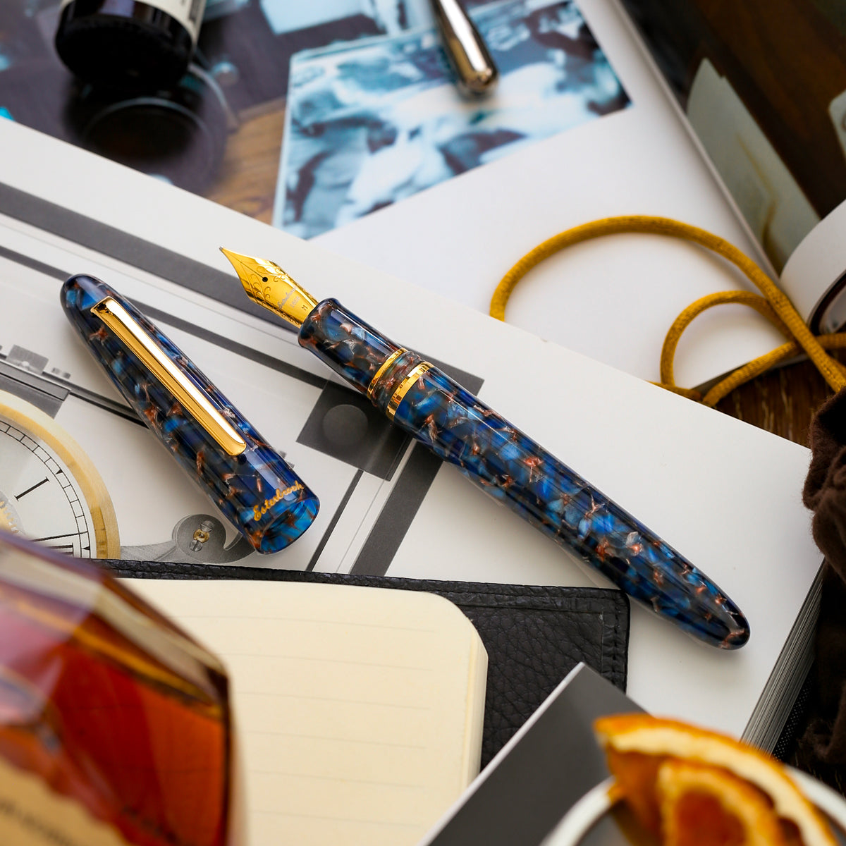 Kit de paquete Estie Regular Nouveau Blue - Pluma estilográfica con adornos dorados - Mediana